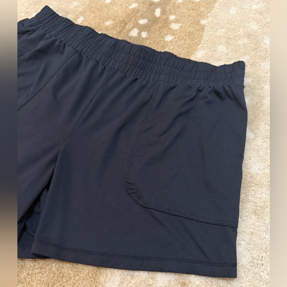 All in Motion Target black pocket elastic waistband shorts women’s size large - Picture 4 of 6